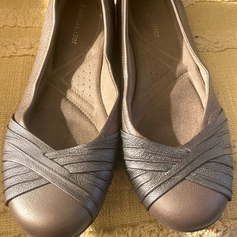 Natulizer pumps ,goldish tan colour